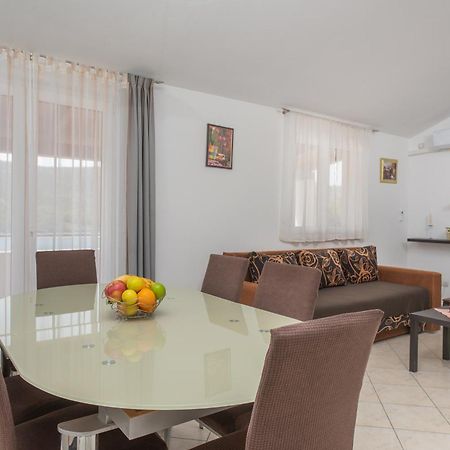 Apartments Iva Marina Exterior photo